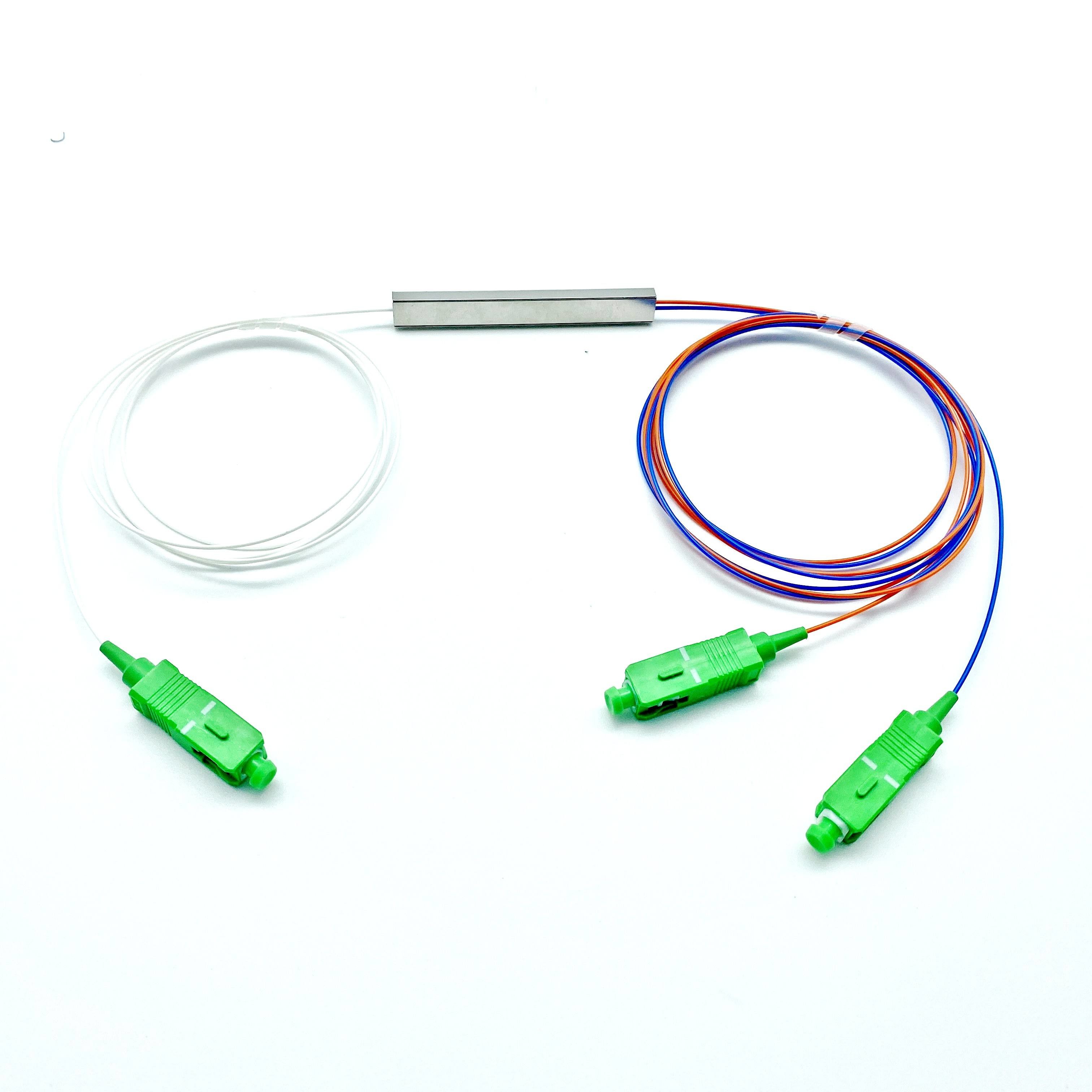 Blog perusahaan terbaru tentang Apa itu splitter PLC dan berapa banyak jenis splitter serat optik?
