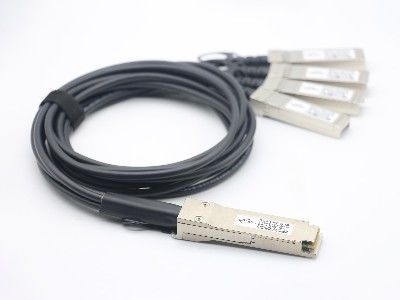 Kabel optik Dac Qsfp+ hingga 4x SFP+ 10g Kabel Twinax Tembaga Berkecepatan Tinggi 5M